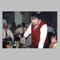 080-2135 8. Treffen vom 3.-5. September 1993 in Loehne - Nicht nur tanzen, auch trinken muesst ihr fleissig! Ich habe genug mitgebracht.JPG